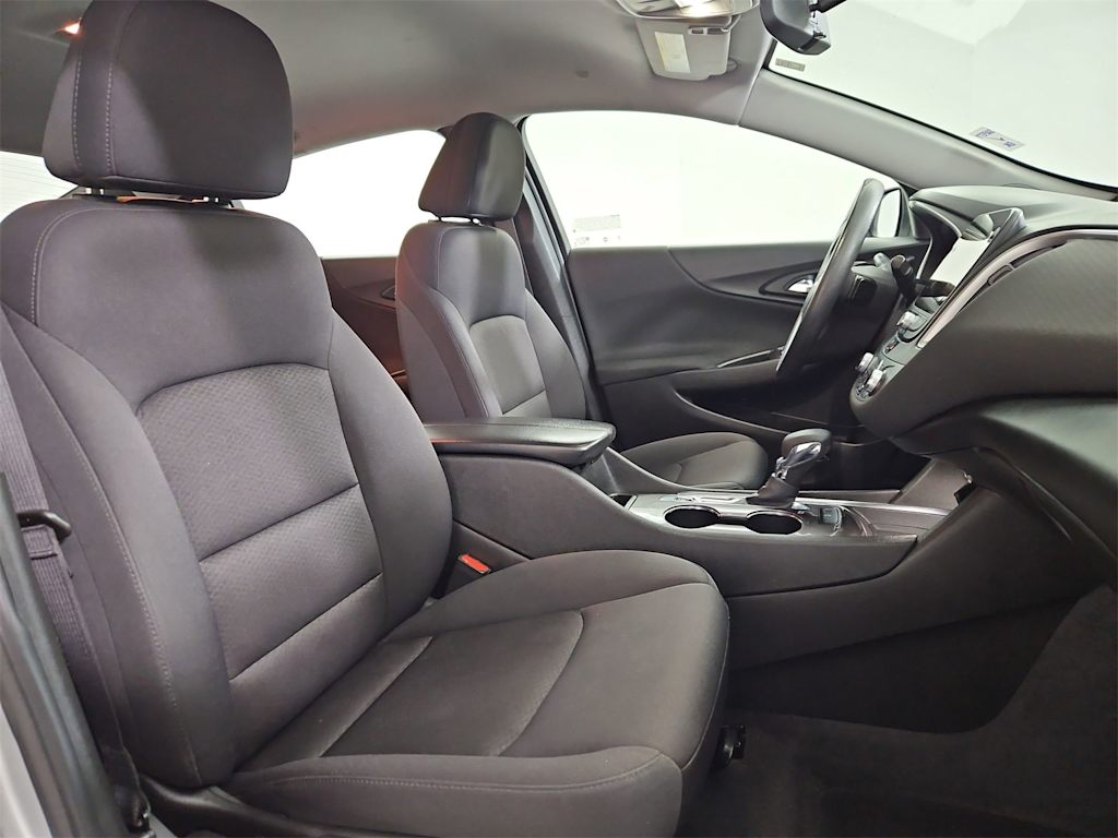 Thumbnail: 2022 Chevrolet Malibu - 12