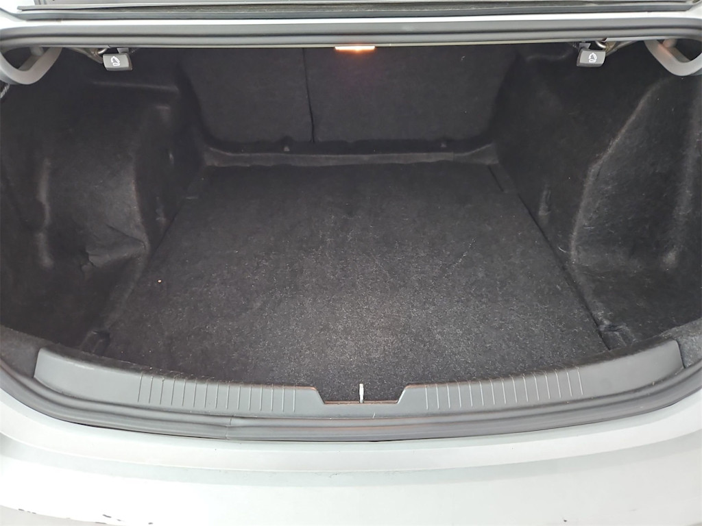 Thumbnail: 2022 Chevrolet Malibu - 18