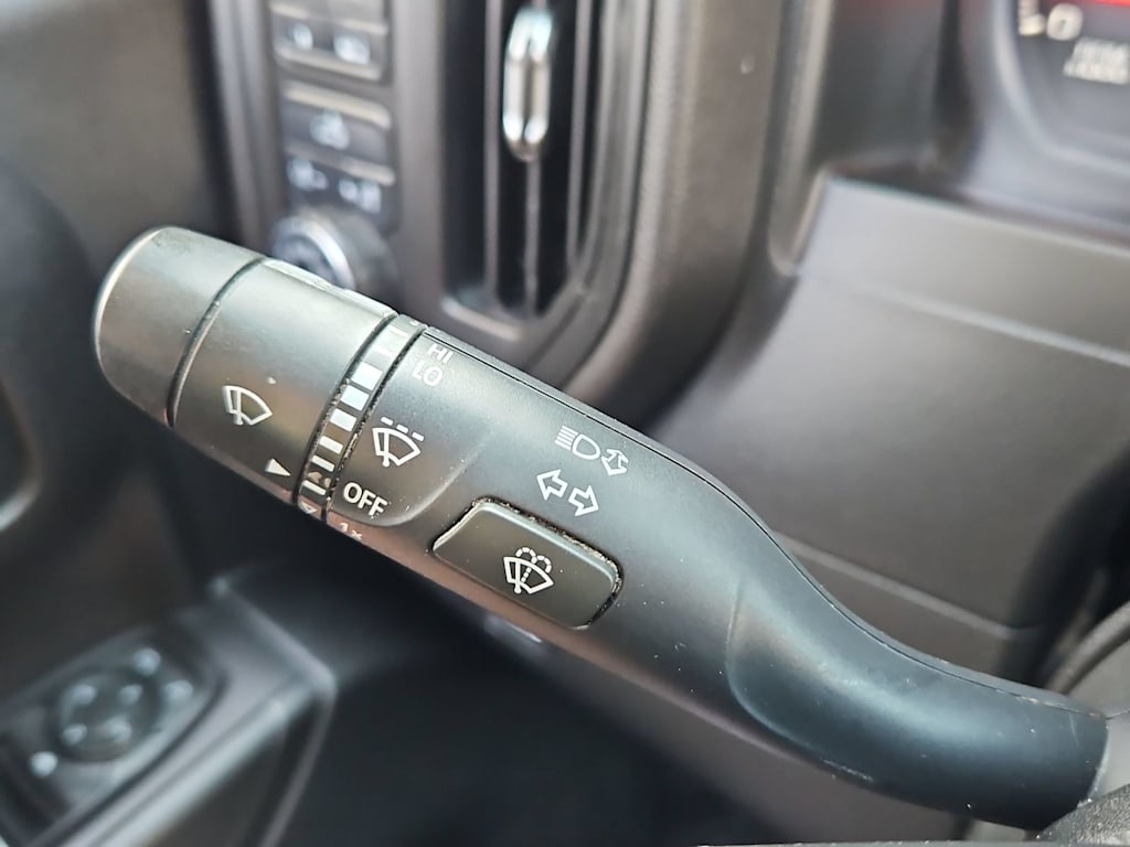 Thumbnail: 2020 Chevrolet Silverado 1500 - 31