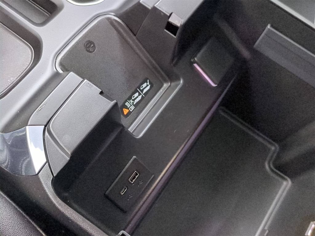 Thumbnail: 2022 Chevrolet Silverado 1500 - 38