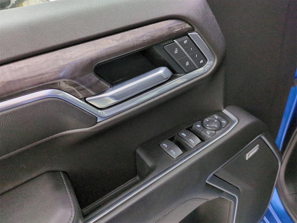 Thumbnail: 2022 Chevrolet Silverado 1500 - 25