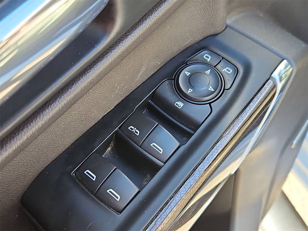 Thumbnail: 2019 Chevrolet Silverado 1500 - 26