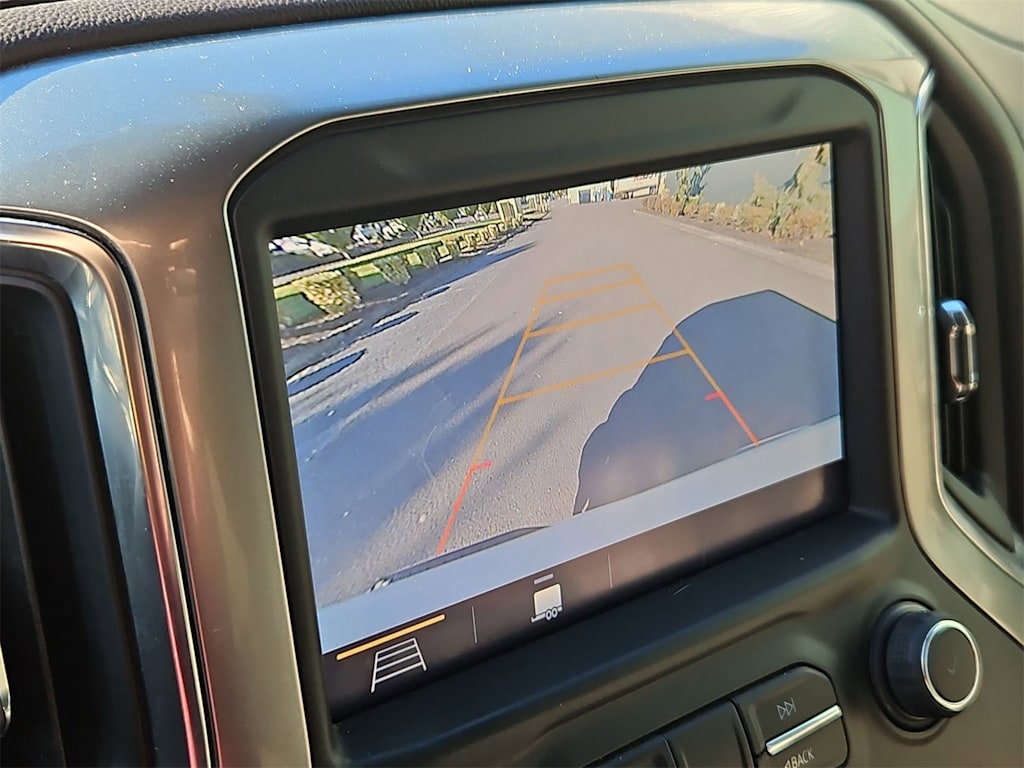 Thumbnail: 2019 Chevrolet Silverado 1500 - 32