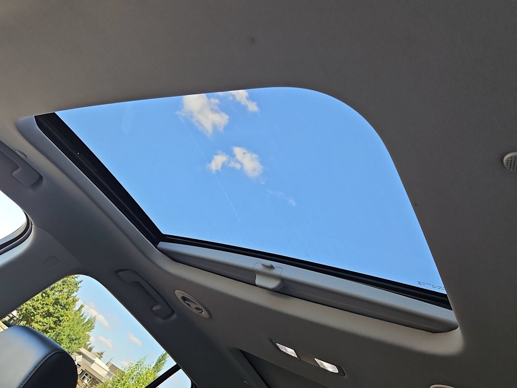 Thumbnail: 2021 Chevrolet Traverse - 28