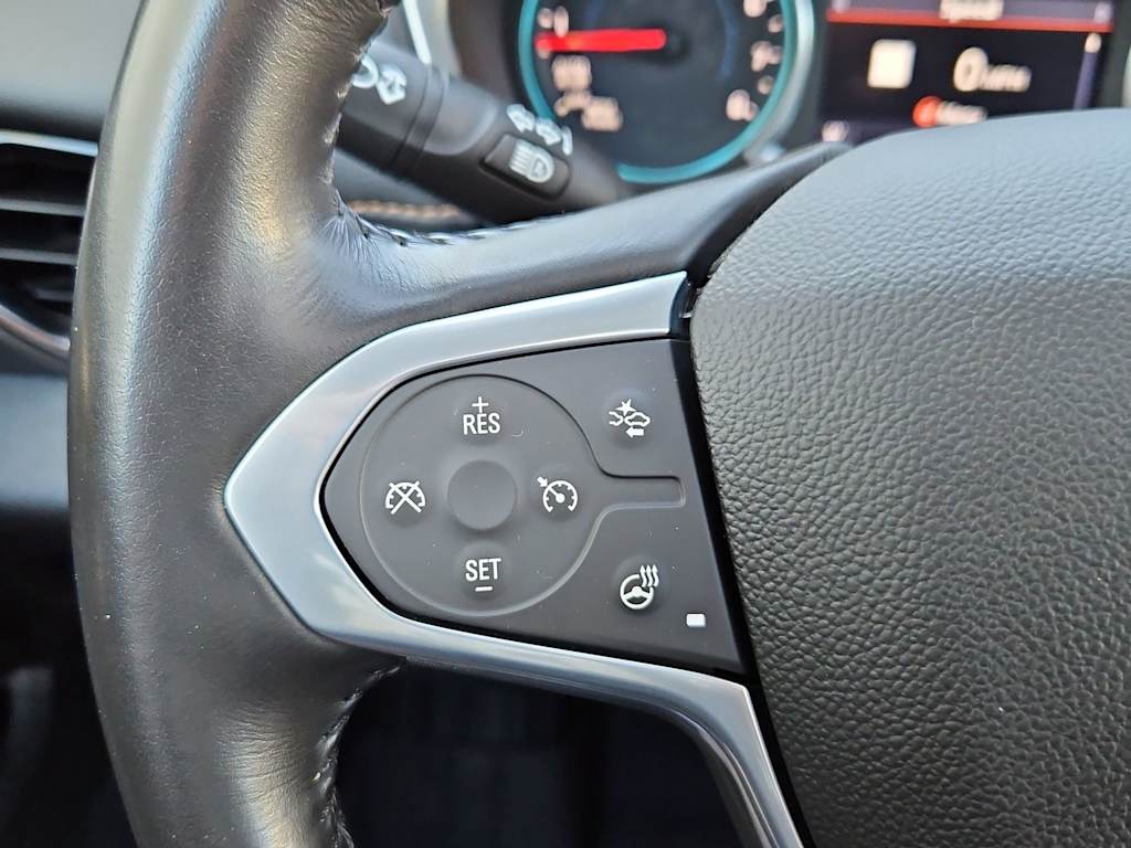 Thumbnail: 2021 Chevrolet Traverse - 31