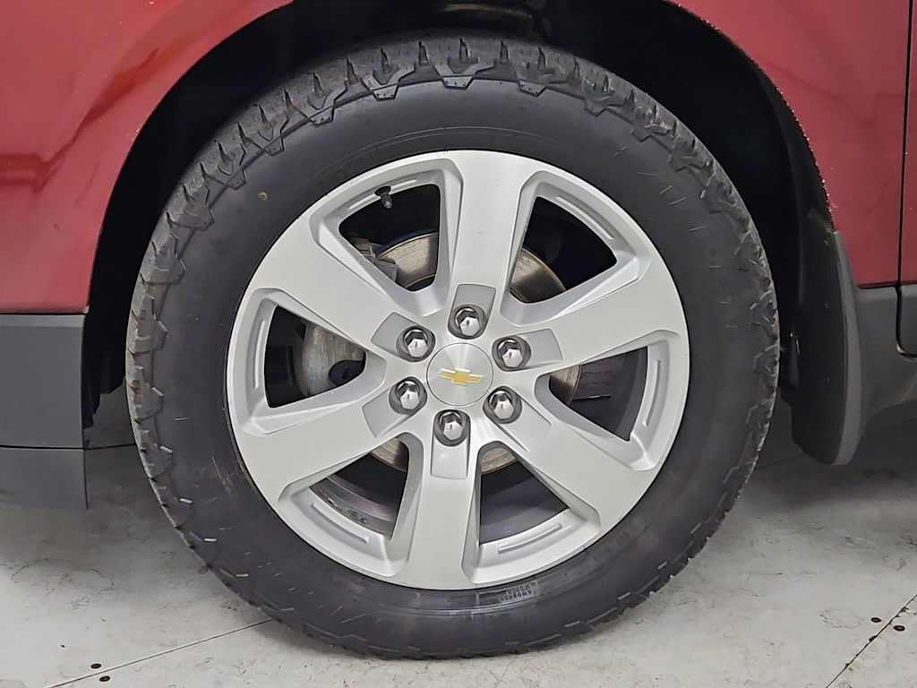 Thumbnail: 2017 Chevrolet Traverse - 8