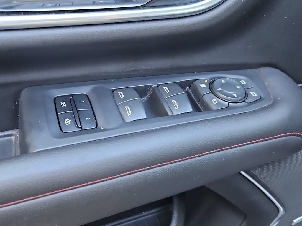 Thumbnail: 2021 Chevrolet Suburban - 25