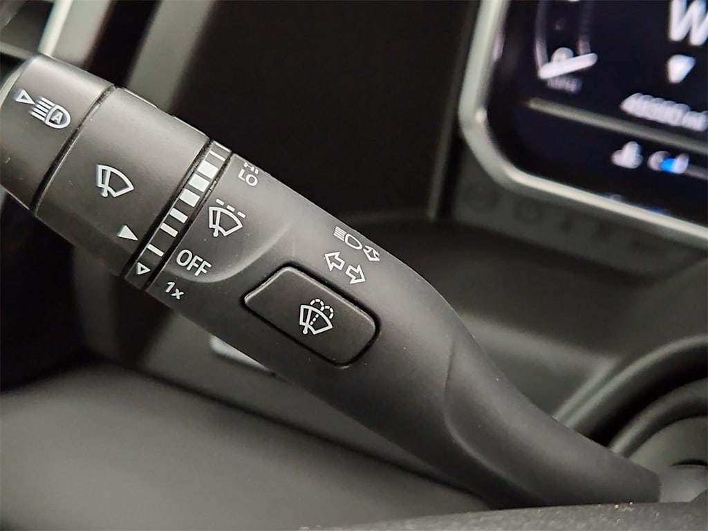 Thumbnail: 2024 GMC Sierra 3500 - 17