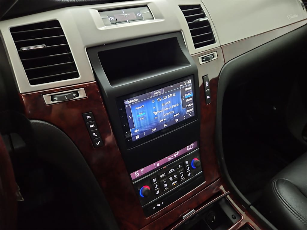 Thumbnail: 2014 Cadillac Escalade - 16