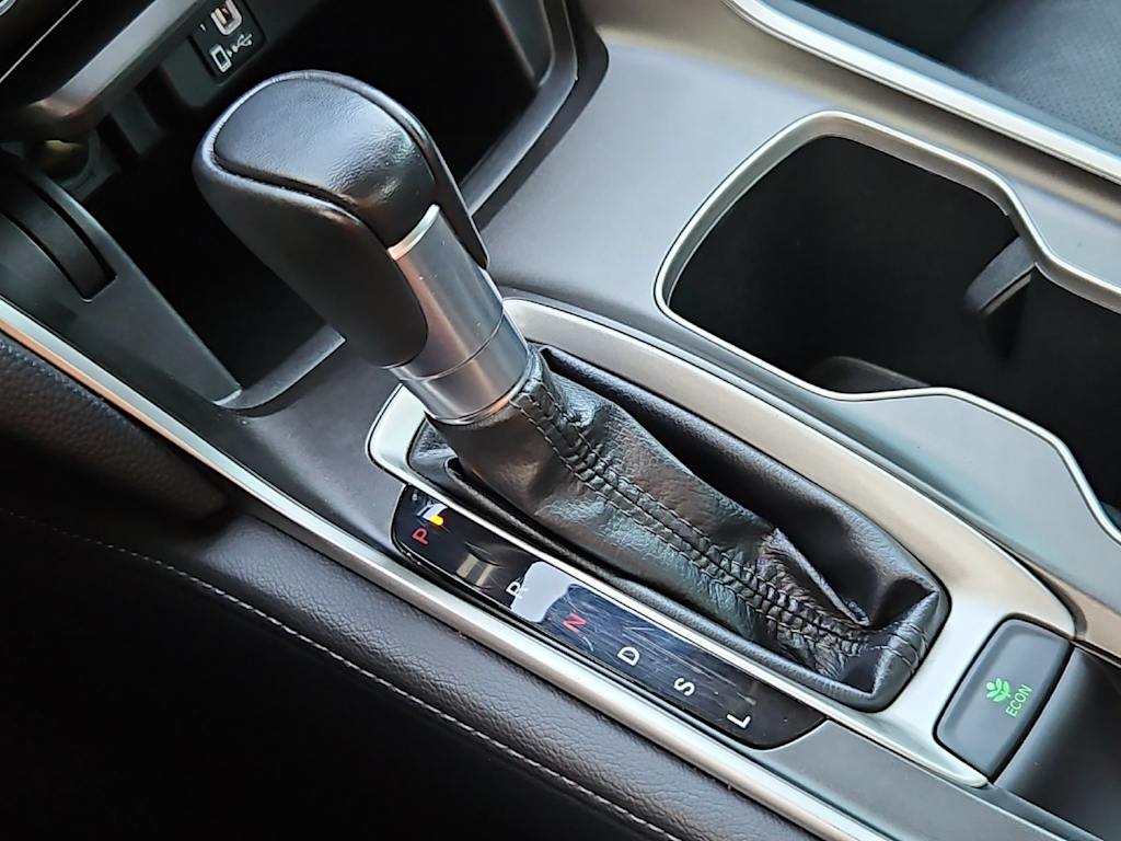 Thumbnail: 2018 Honda Accord - 16