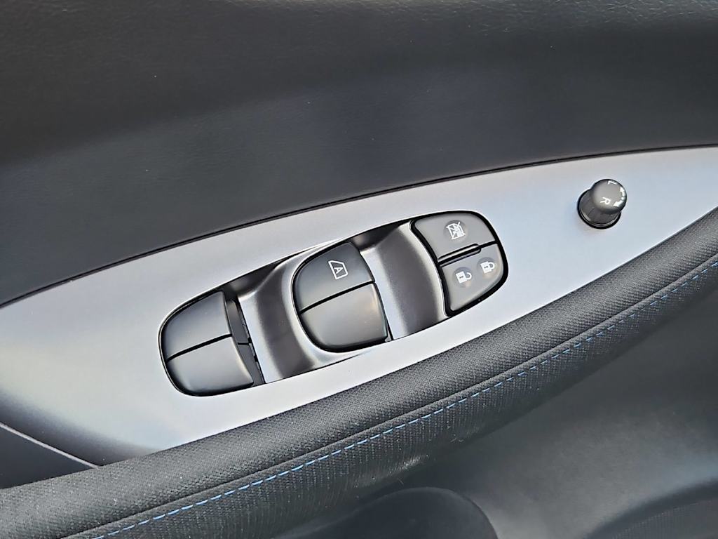 Thumbnail: 2025 Nissan Leaf - 22