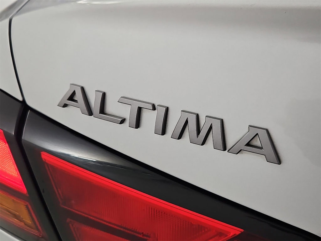 Thumbnail: 2023 Nissan Altima - 25
