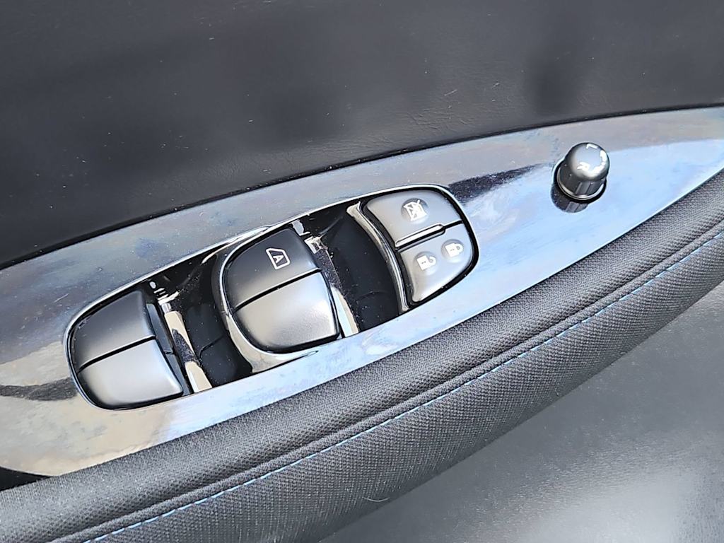 Thumbnail: 2024 Nissan Leaf - 23