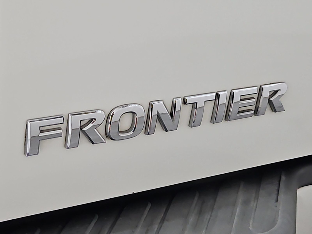Thumbnail: 2015 Nissan Frontier - 25