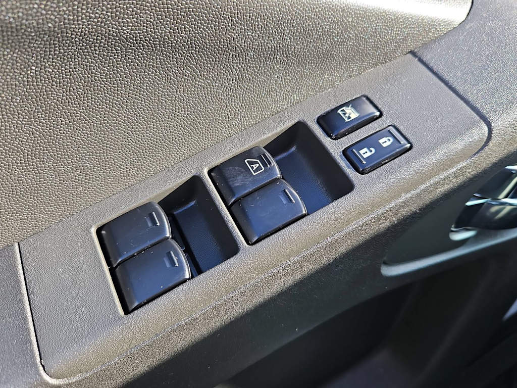 Thumbnail: 2015 Nissan Frontier - 26