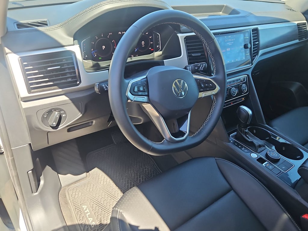 Thumbnail: 2023 Volkswagen Atlas - 2