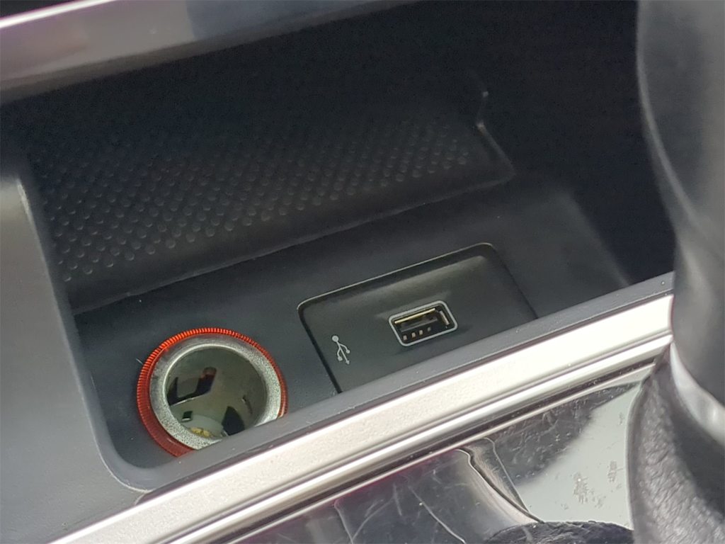 Thumbnail: 2019 Volkswagen Passat - 32