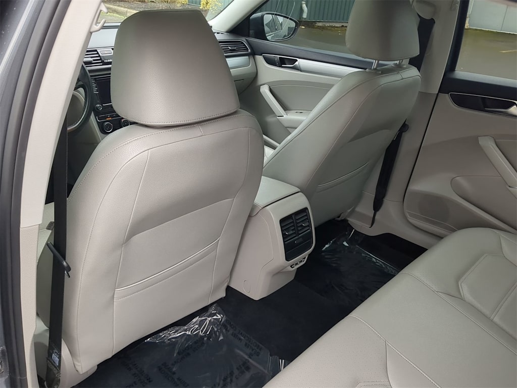 Thumbnail: 2019 Volkswagen Passat - 13