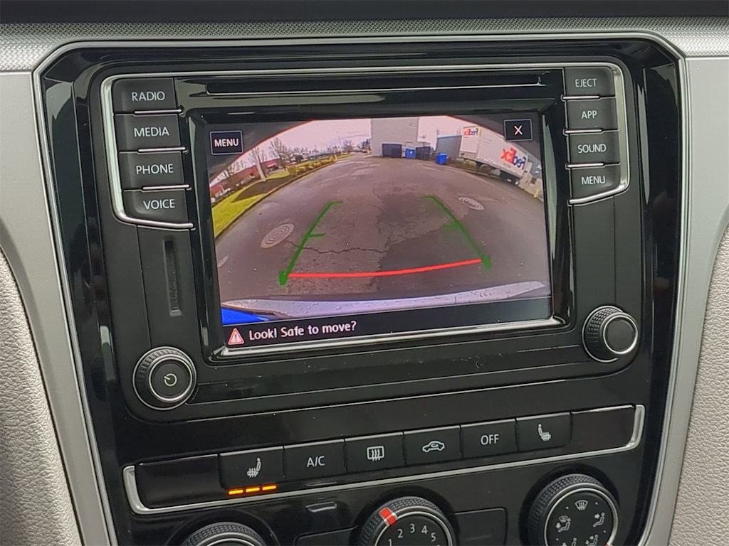 Thumbnail: 2019 Volkswagen Passat - 15