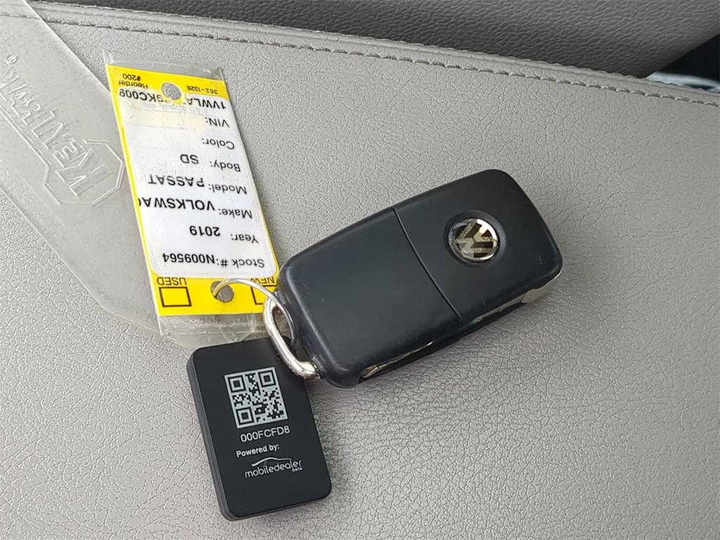 Thumbnail: 2019 Volkswagen Passat - 19