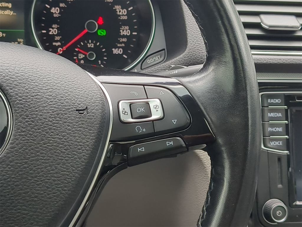 Thumbnail: 2019 Volkswagen Passat - 29