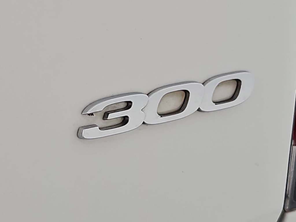 Thumbnail: 2018 Chrysler 300 - 24