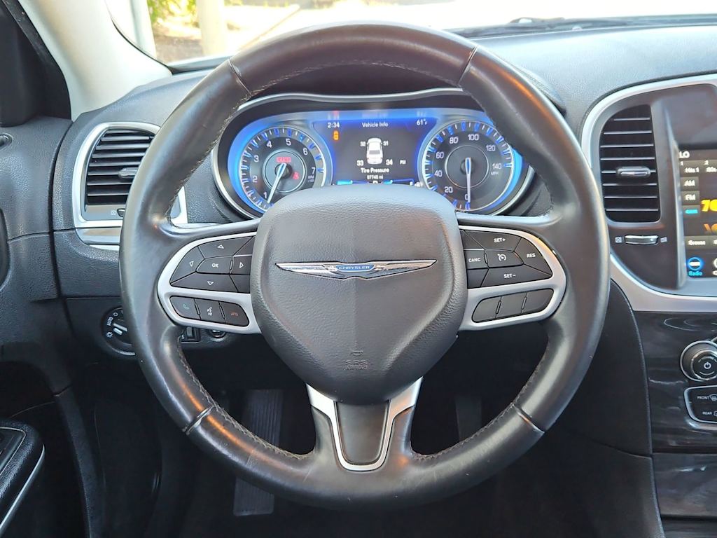 Thumbnail: 2018 Chrysler 300 - 14