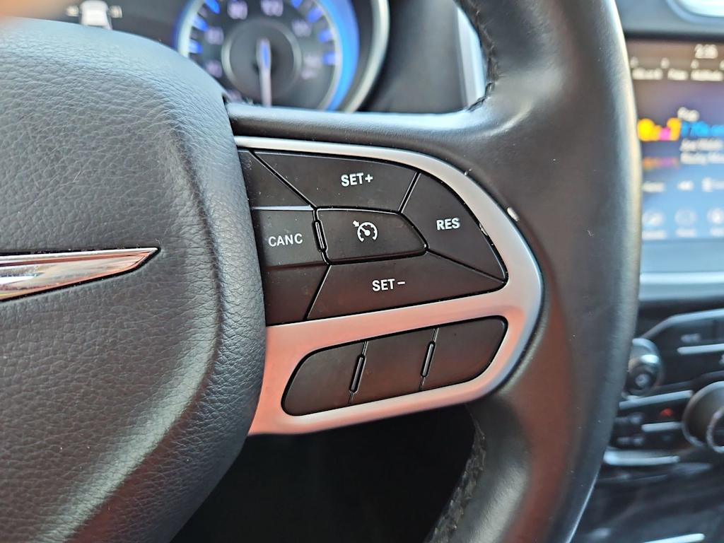 Thumbnail: 2018 Chrysler 300 - 29
