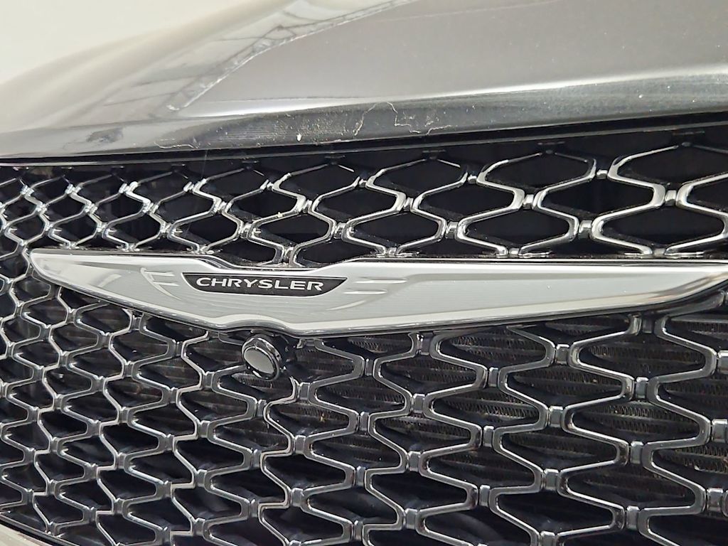 Thumbnail: 2023 Chrysler Pacifica - 21
