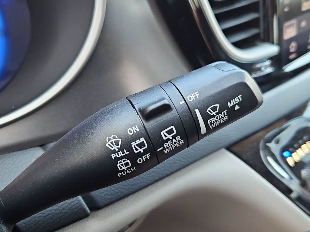 Thumbnail: 2023 Chrysler Pacifica - 28