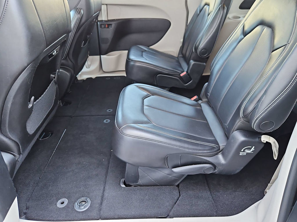 Thumbnail: 2023 Chrysler Pacifica - 13