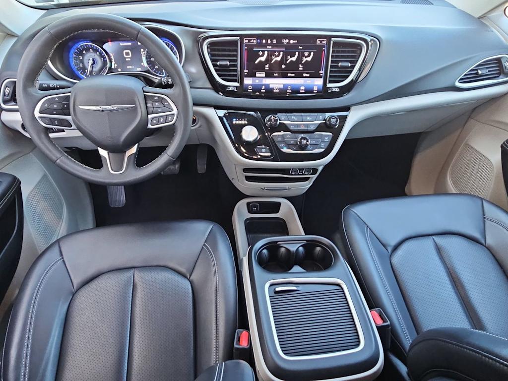 Thumbnail: 2023 Chrysler Pacifica - 10