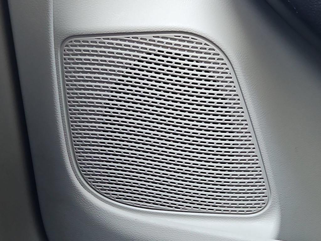 Thumbnail: 2023 Chrysler Pacifica - 17