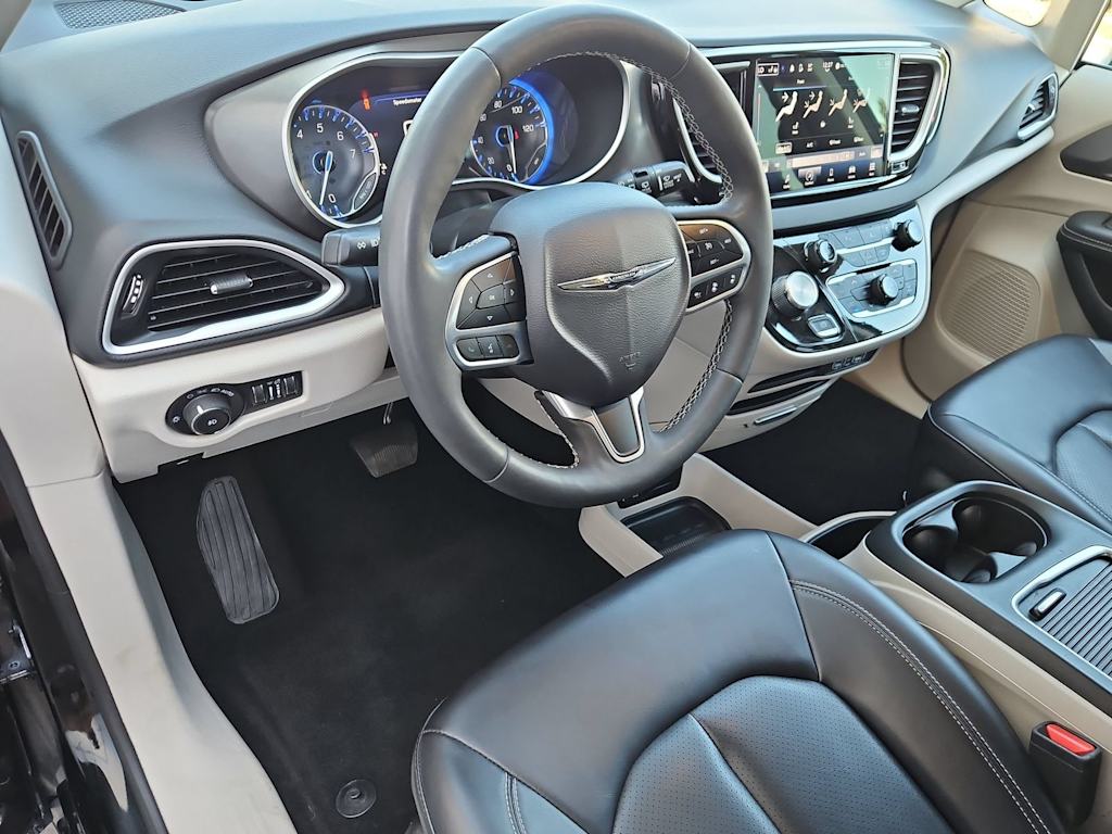 Thumbnail: 2023 Chrysler Pacifica - 2
