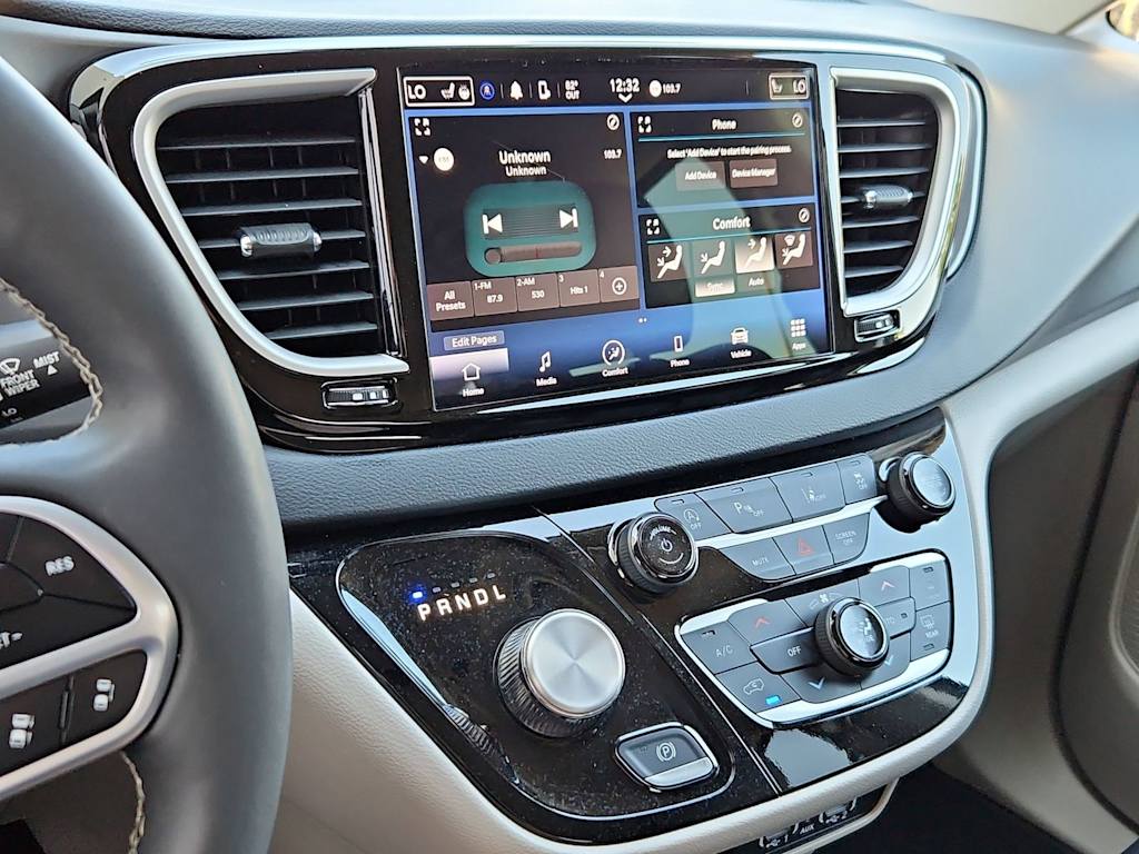 Thumbnail: 2023 Chrysler Pacifica - 15