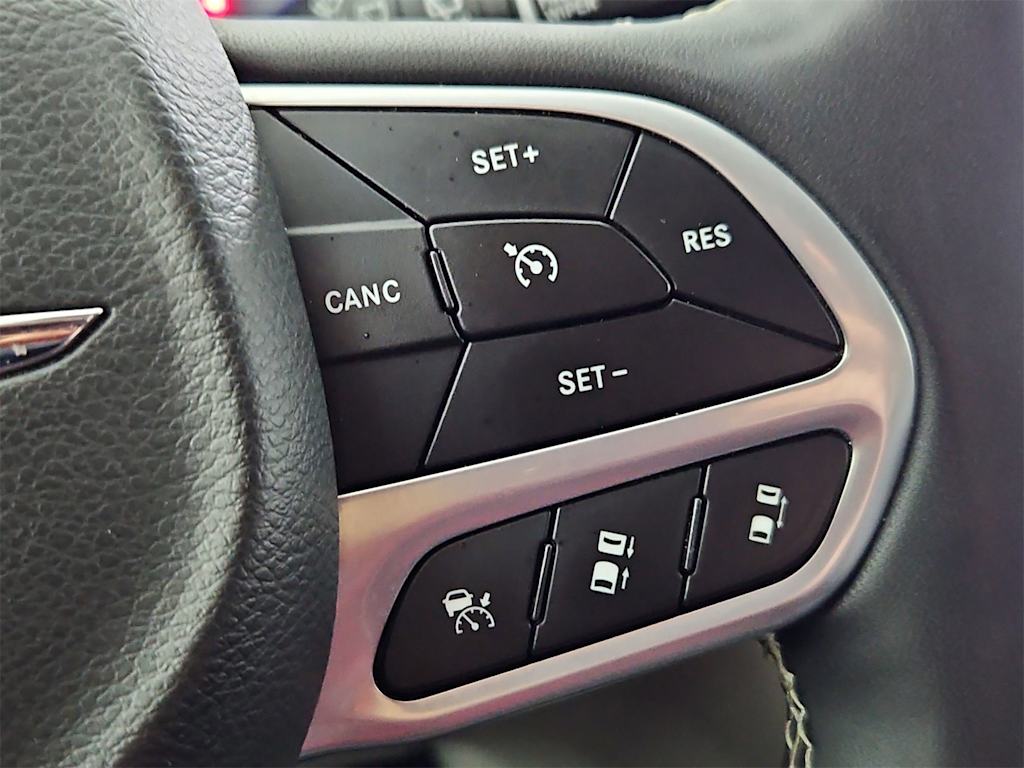 Thumbnail: 2024 Chrysler Pacifica - 28