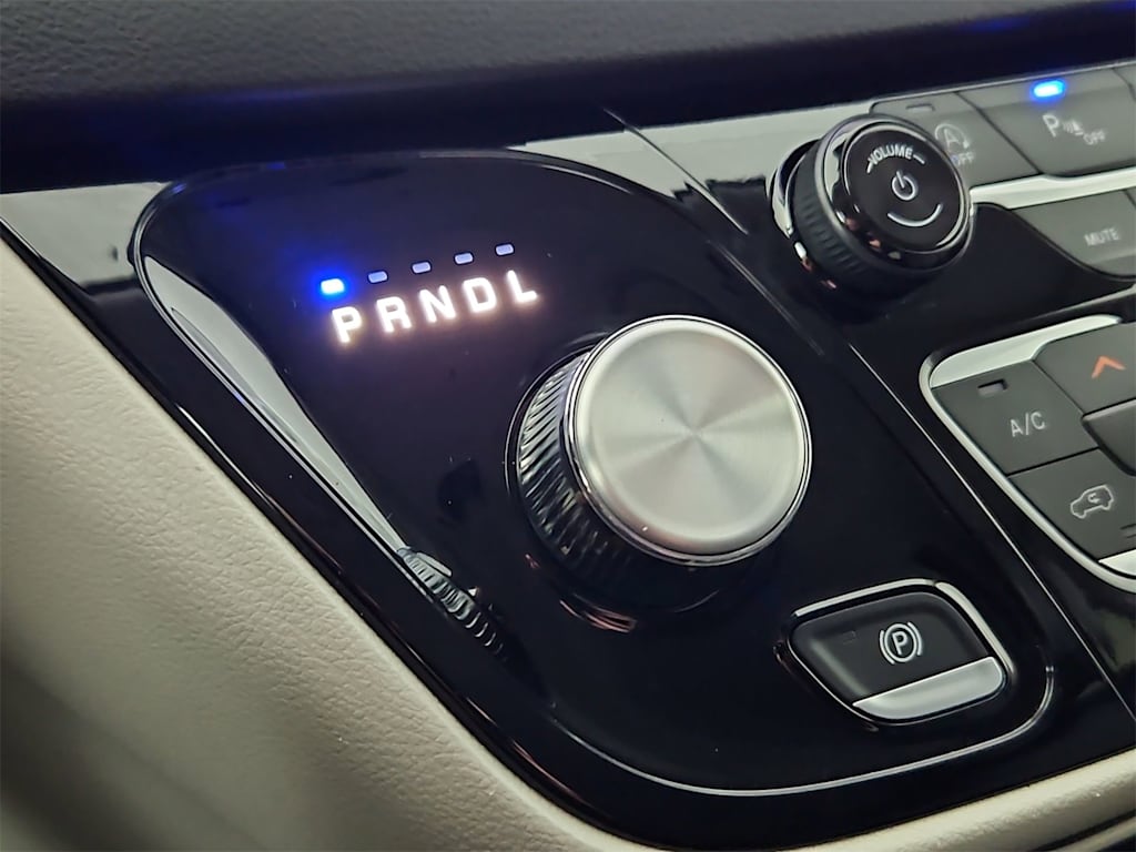 Thumbnail: 2024 Chrysler Pacifica - 34