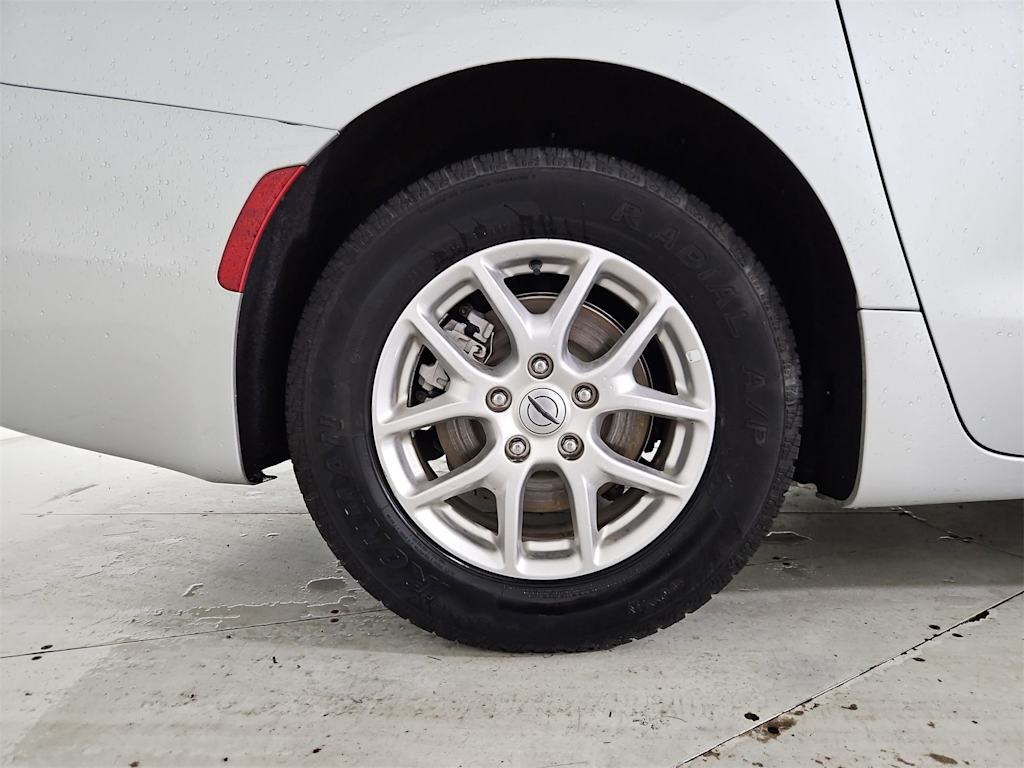 Thumbnail: 2024 Chrysler Pacifica - 8