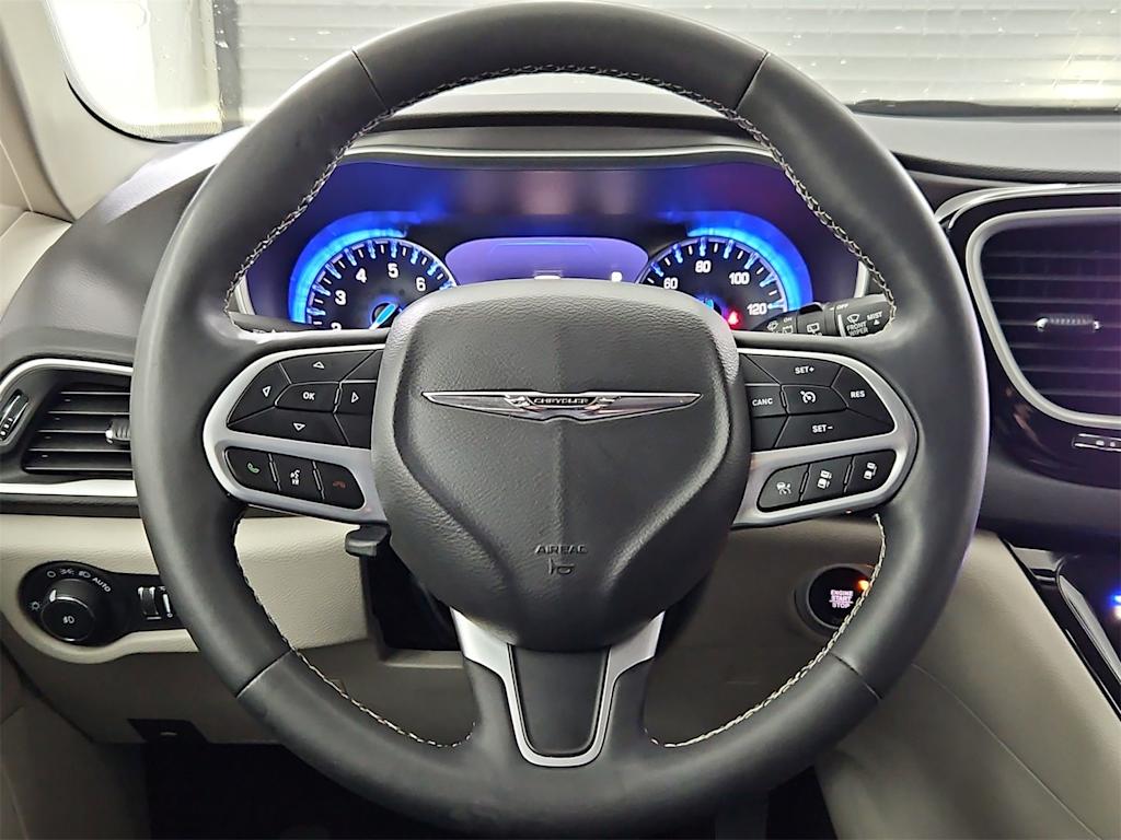 Thumbnail: 2024 Chrysler Pacifica - 14
