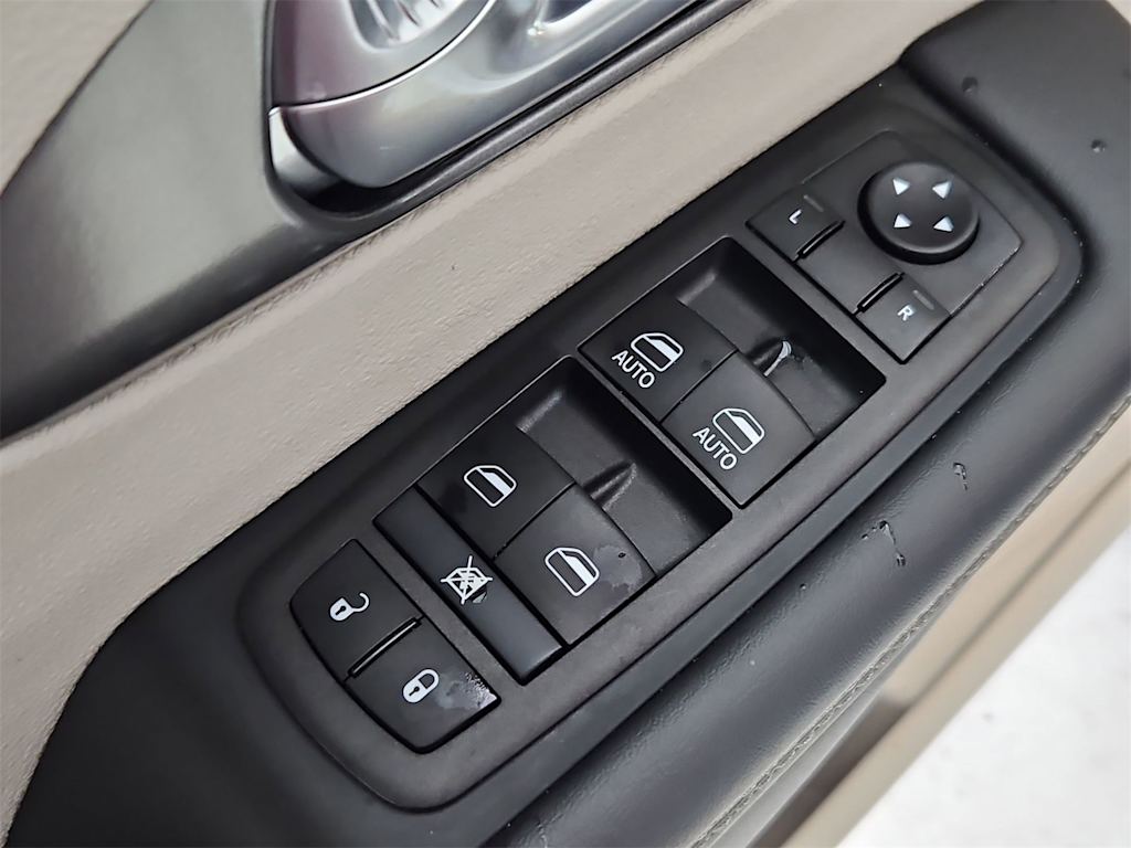 Thumbnail: 2024 Chrysler Pacifica - 24