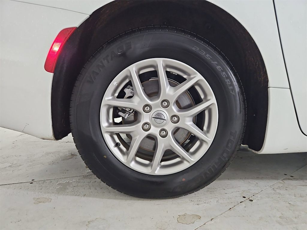 Thumbnail: 2024 Chrysler Pacifica - 8