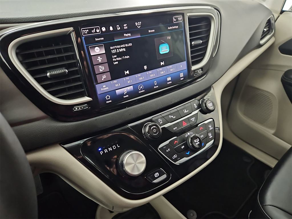 Thumbnail: 2024 Chrysler Pacifica - 15