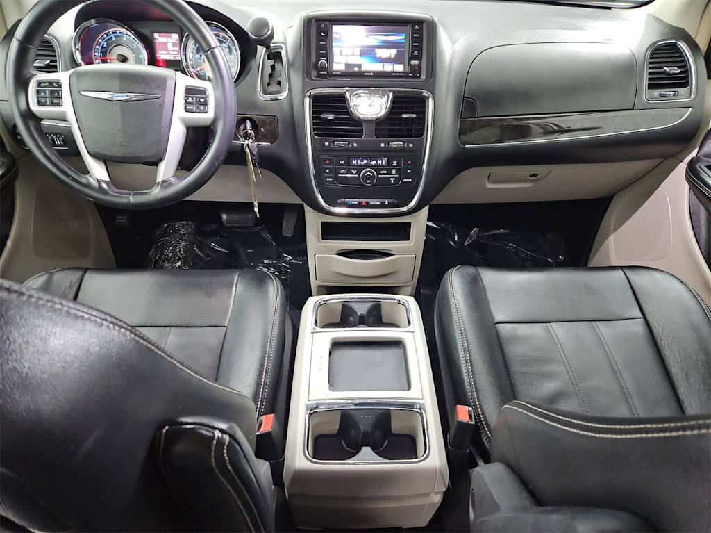 2014 Chrysler Town & Country Touring 10