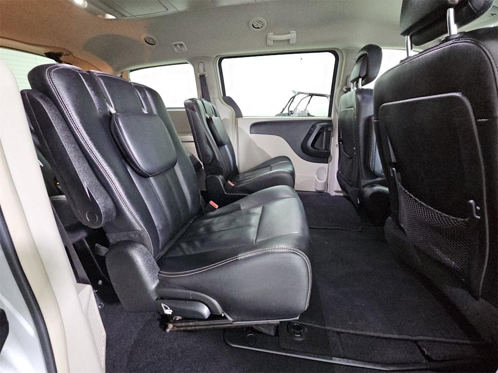 2014 Chrysler Town & Country Touring 12