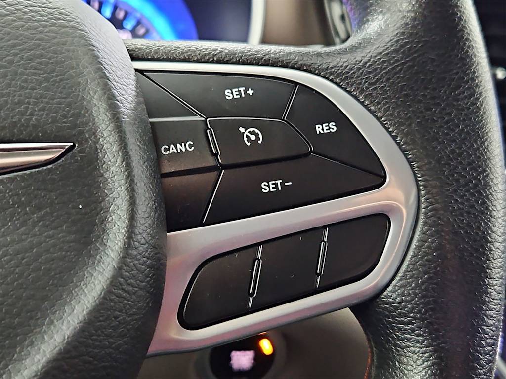 Thumbnail: 2021 Chrysler Voyager - 29