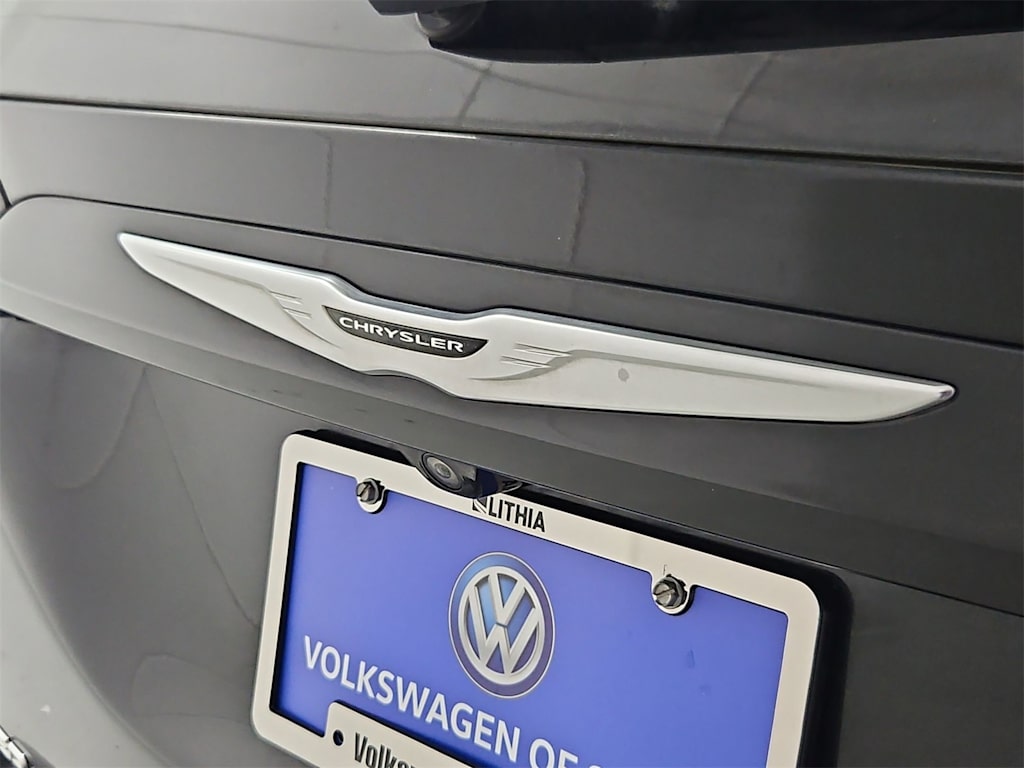 Thumbnail: 2021 Chrysler Voyager - 7