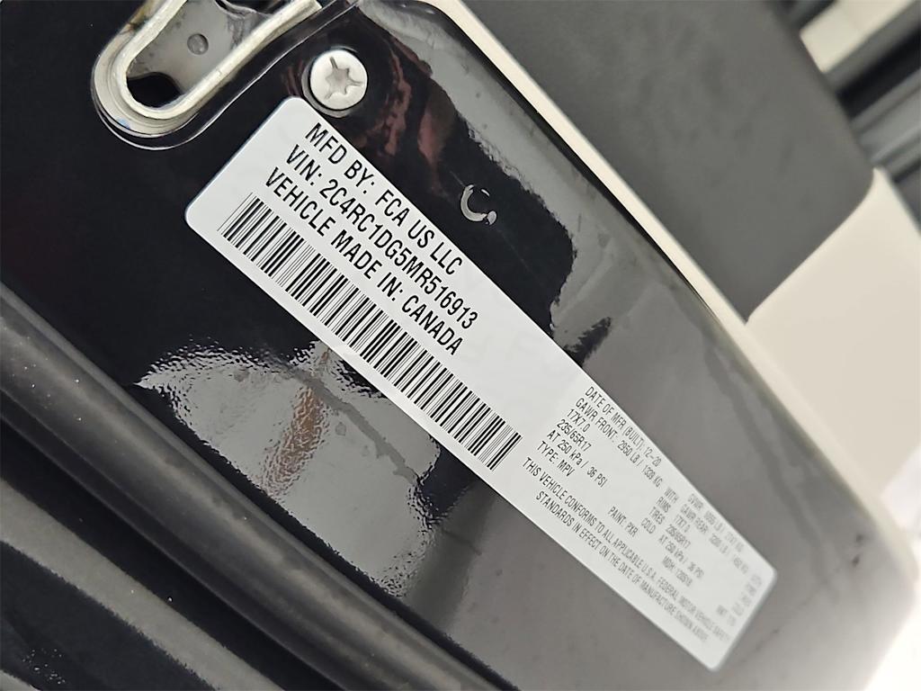 Thumbnail: 2021 Chrysler Voyager - 16