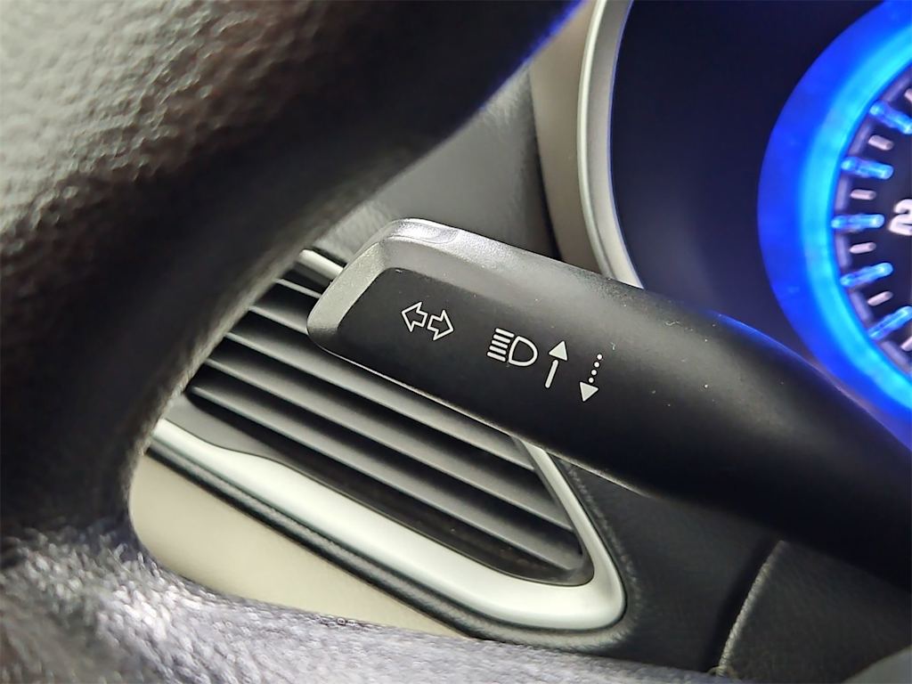 Thumbnail: 2021 Chrysler Voyager - 30