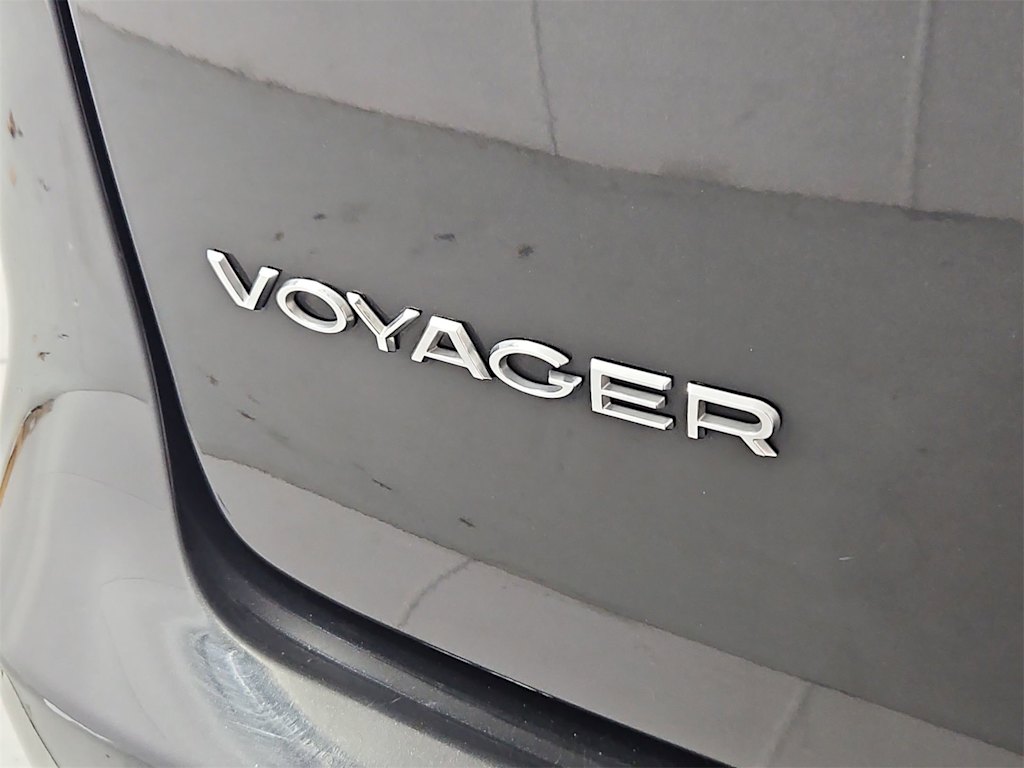 Thumbnail: 2021 Chrysler Voyager - 24