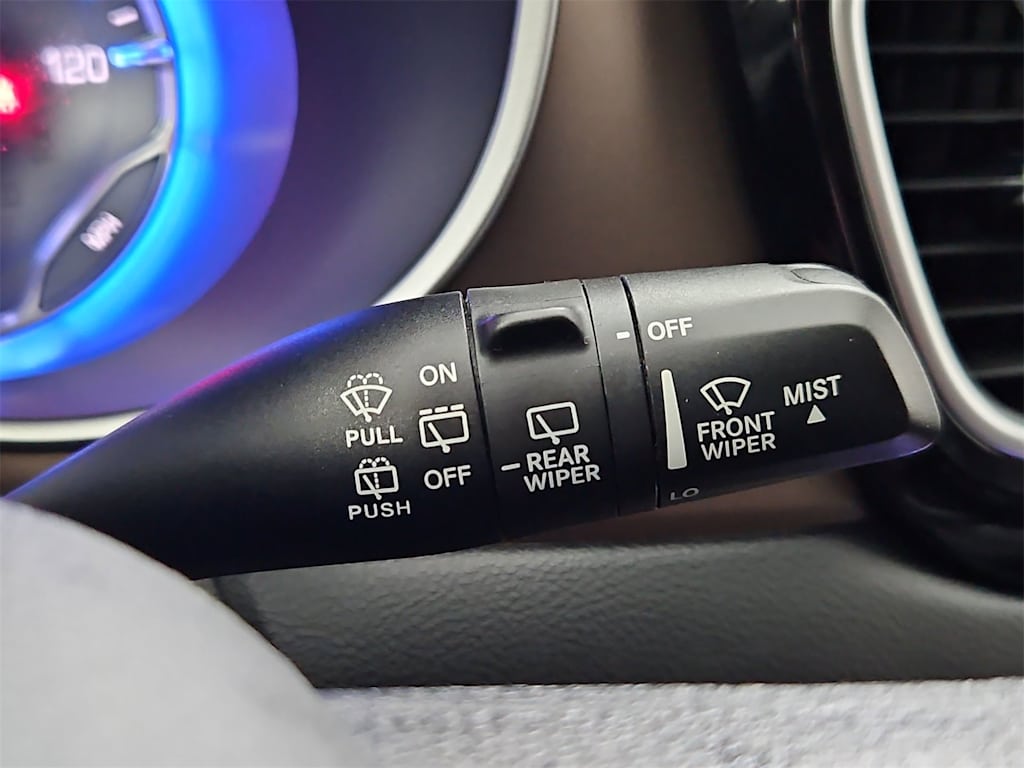 Thumbnail: 2021 Chrysler Voyager - 17